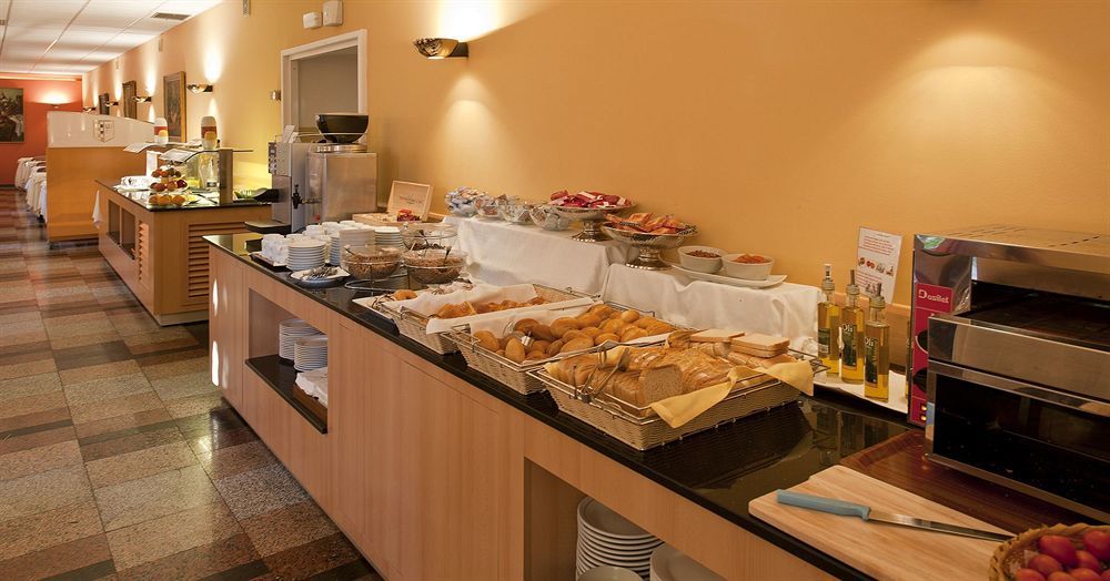 Hotel Abad Cisneros Барселона Екстериор снимка
